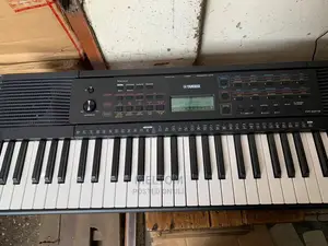 Keyboard PSR E273