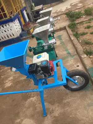 Palm-Nut Cracker/Breaker
