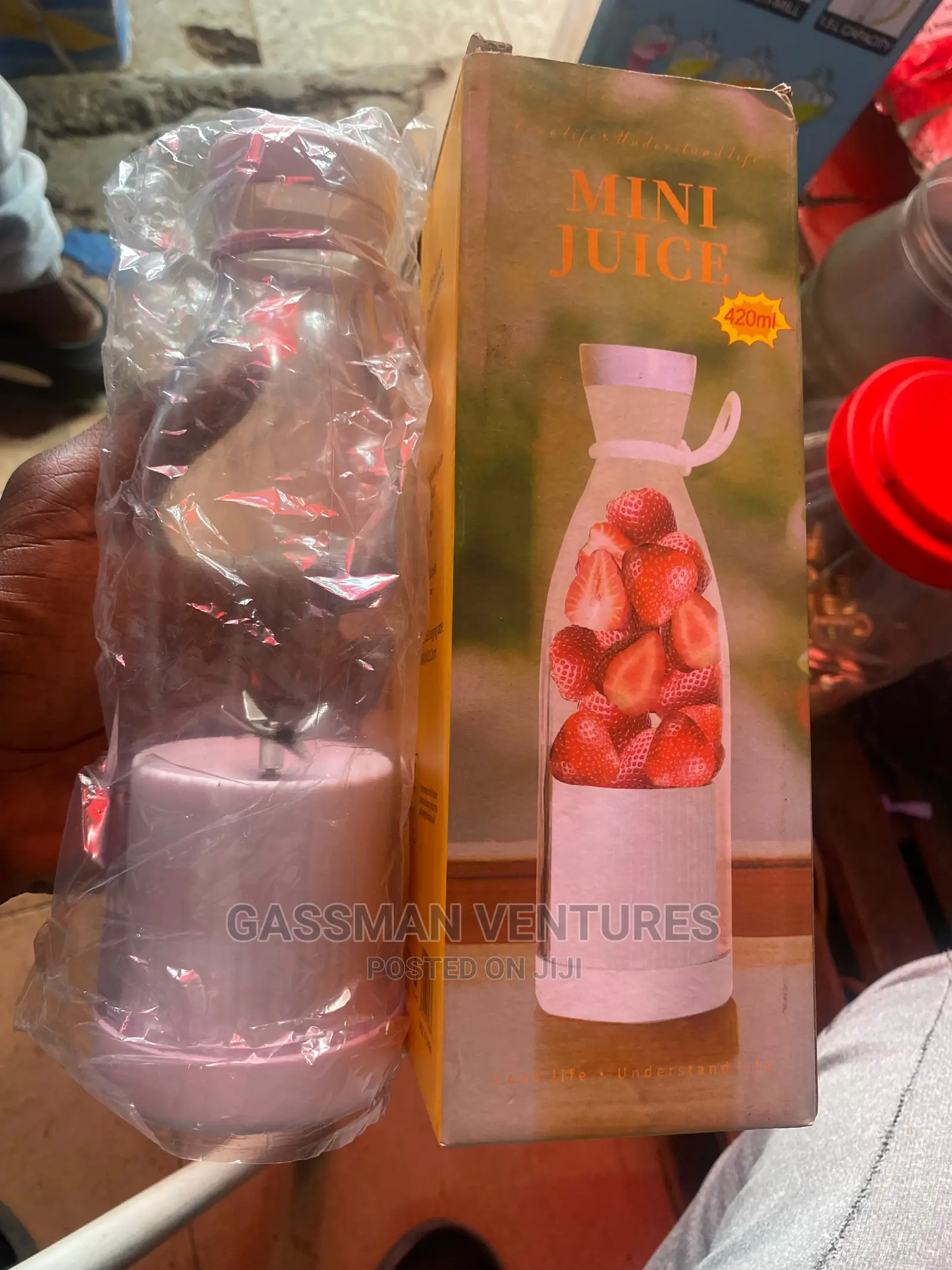 Rechargeable Mini Juicer