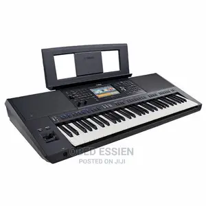 Yamaha Keyboard PSR Sx720 With a Stand