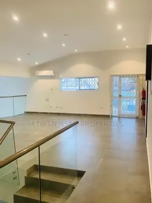 4bdrm Townhouse / Terrace in Cantonments for rent