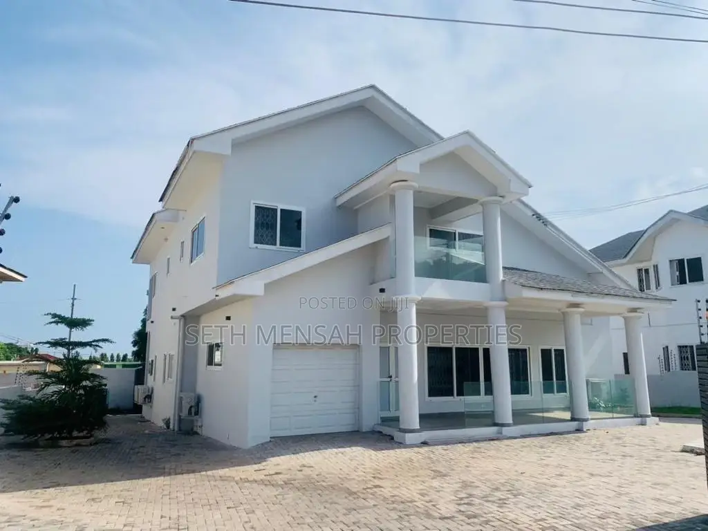 4bdrm Townhouse / Terrace in Cantonments for rent
