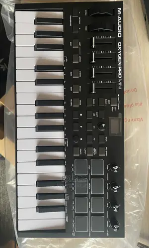 M-Audio Oxygen Pro Mini 32-Mini-Key Keyboard Controller
