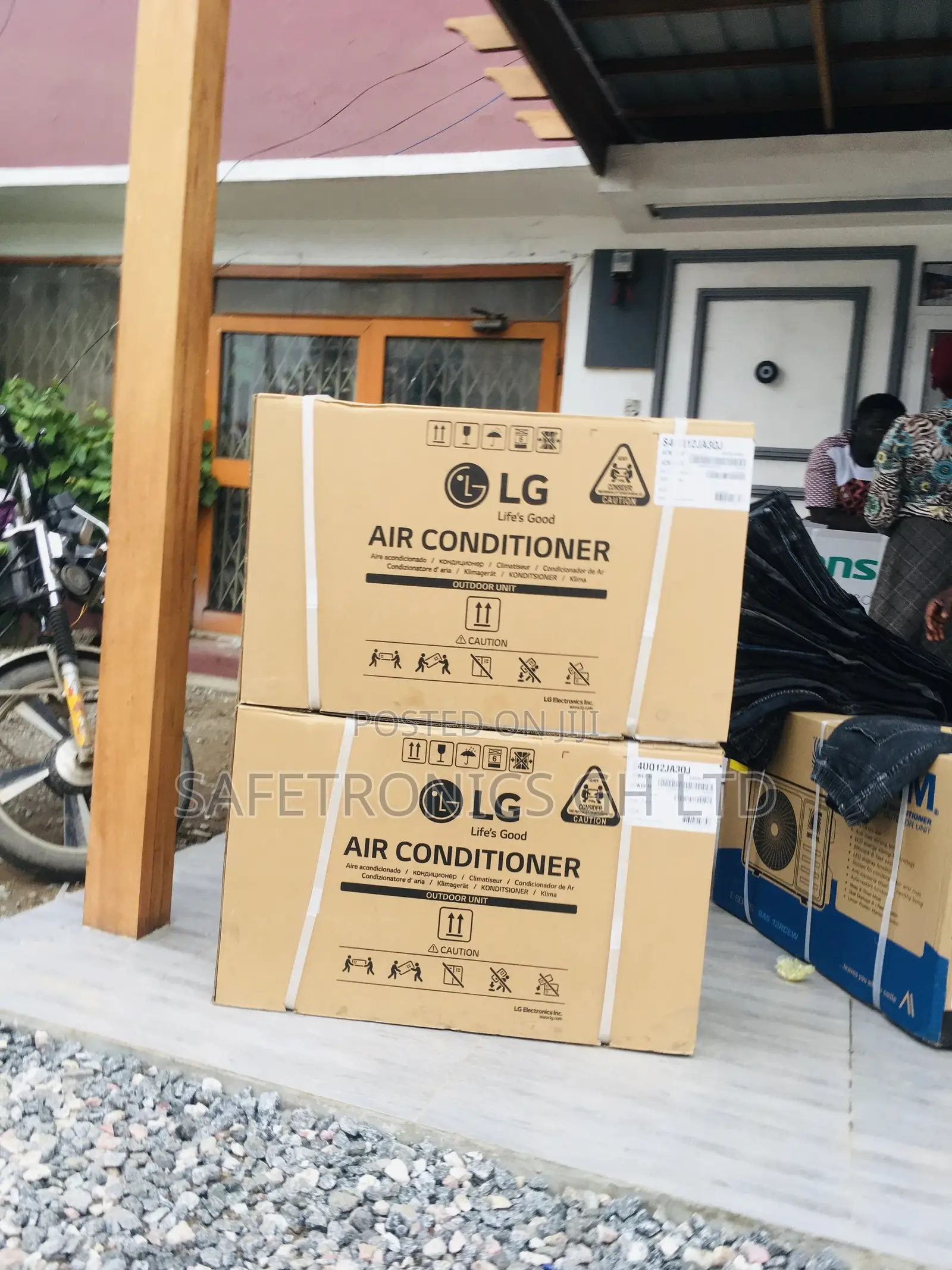 1.5hp Multi Folds Evaporator LG Inverter Airconditioner 
