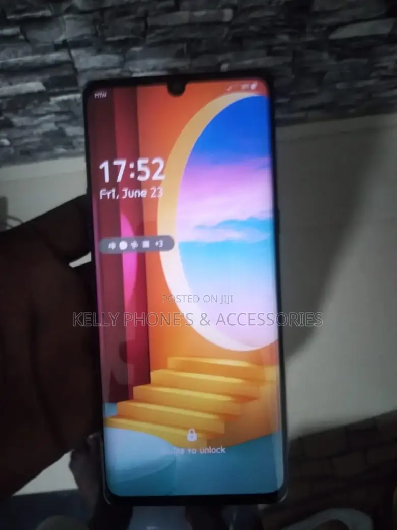 New LG Velvet 128 GB Black