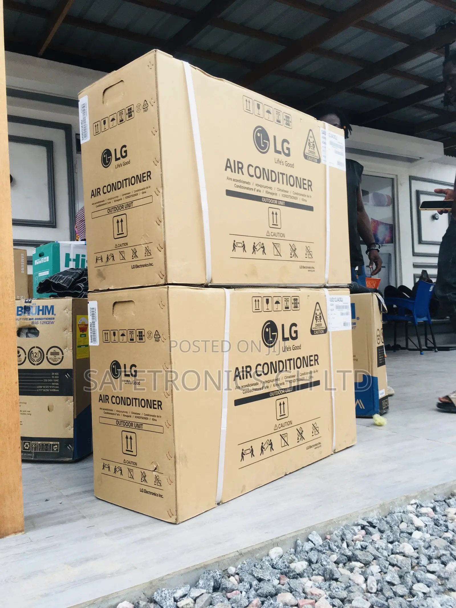 Amazing 1.5hp Dual Inverter Split Airconditioner LG 