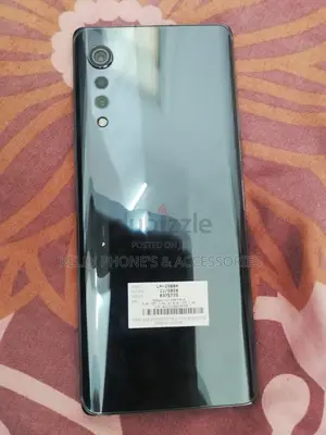 New LG Velvet 128 GB Black