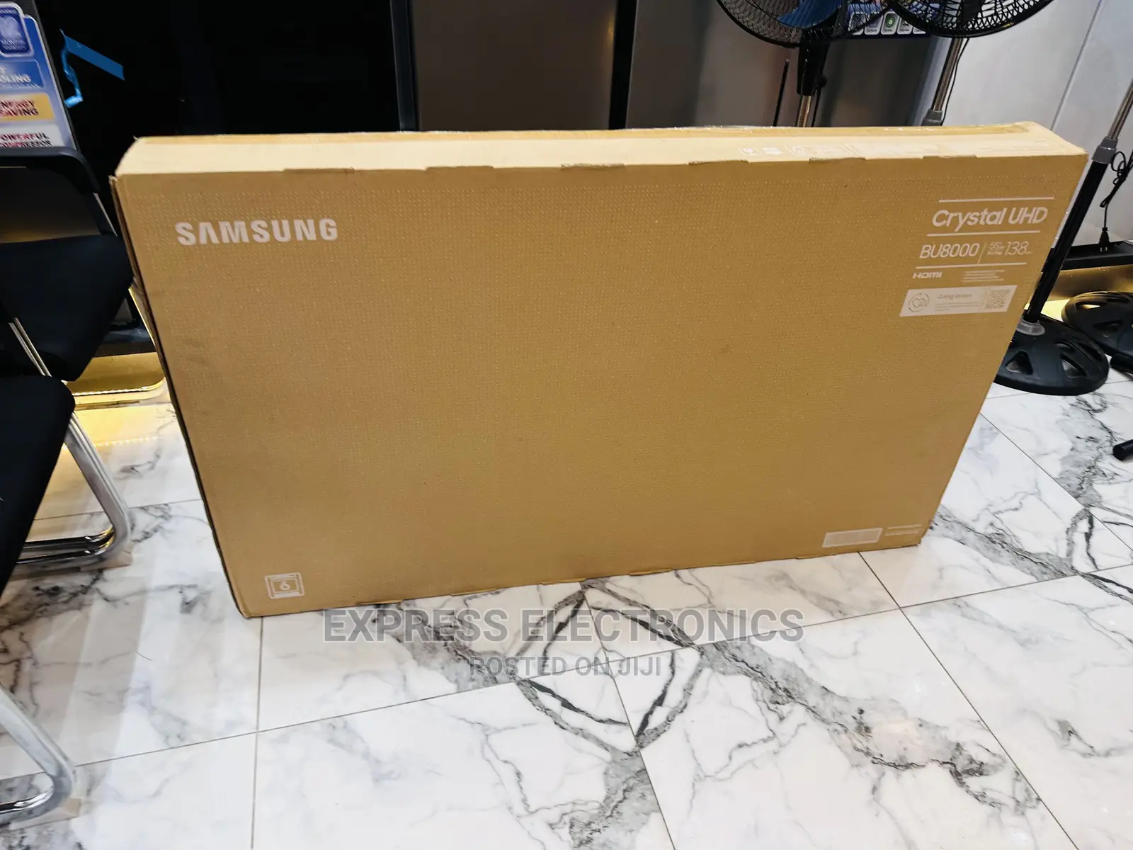Neat Samsung Tv UHD Screen 55”Bu8000