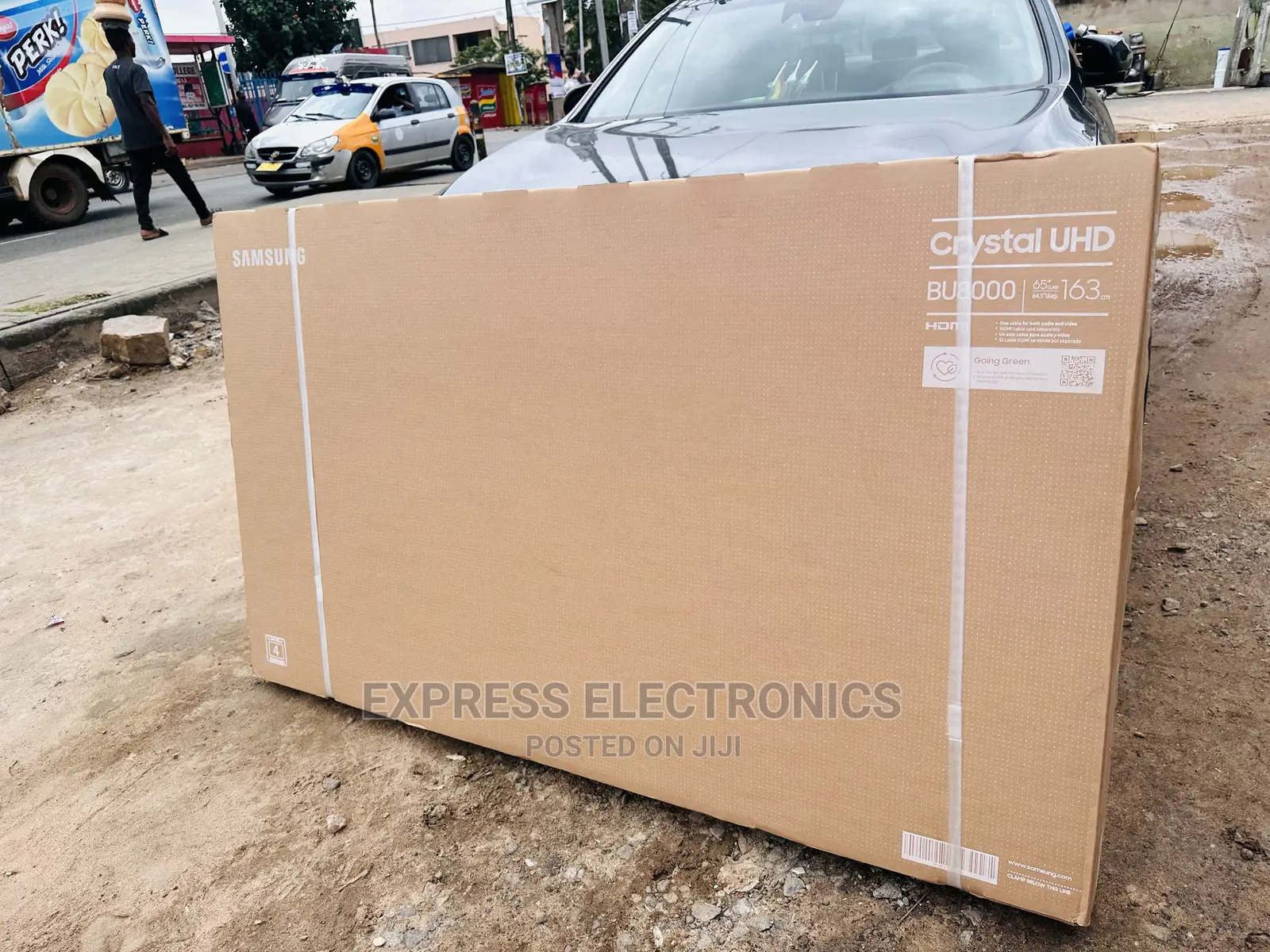 Black Samsung UHD Smart 65”Bu8072 Tv