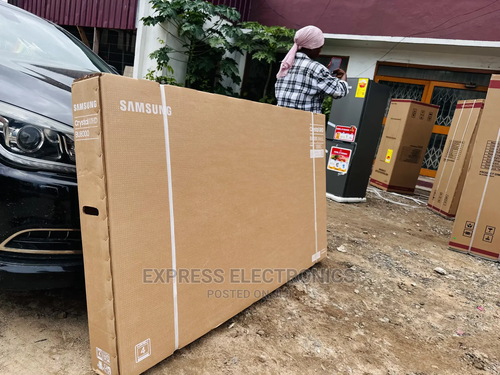 Samsung UHD Screen Glossy Black 75”Bu8100 Tv