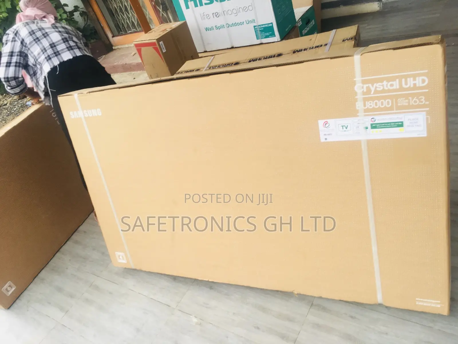 Glossy LED Samsung Crystal UHD 65 Inches BU80 