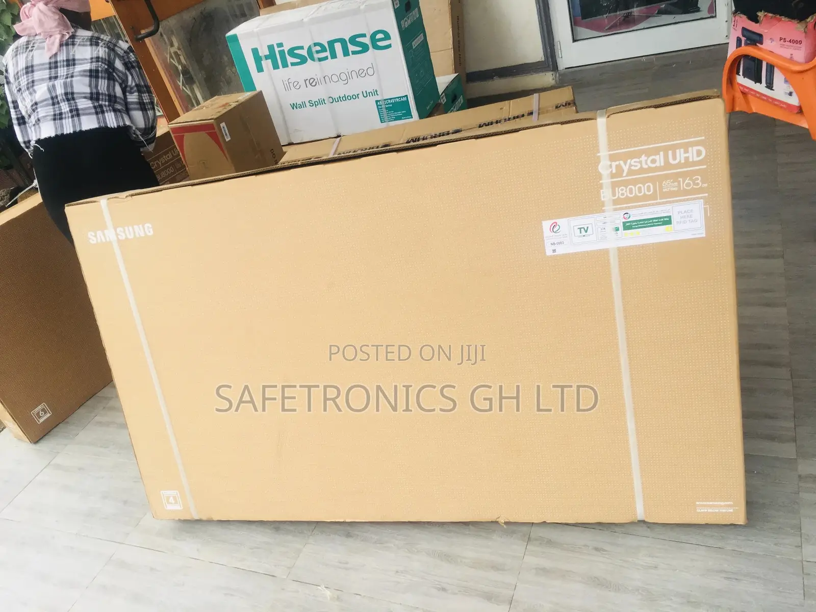 Glossy LED Samsung Crystal UHD 65 Inches BU80 