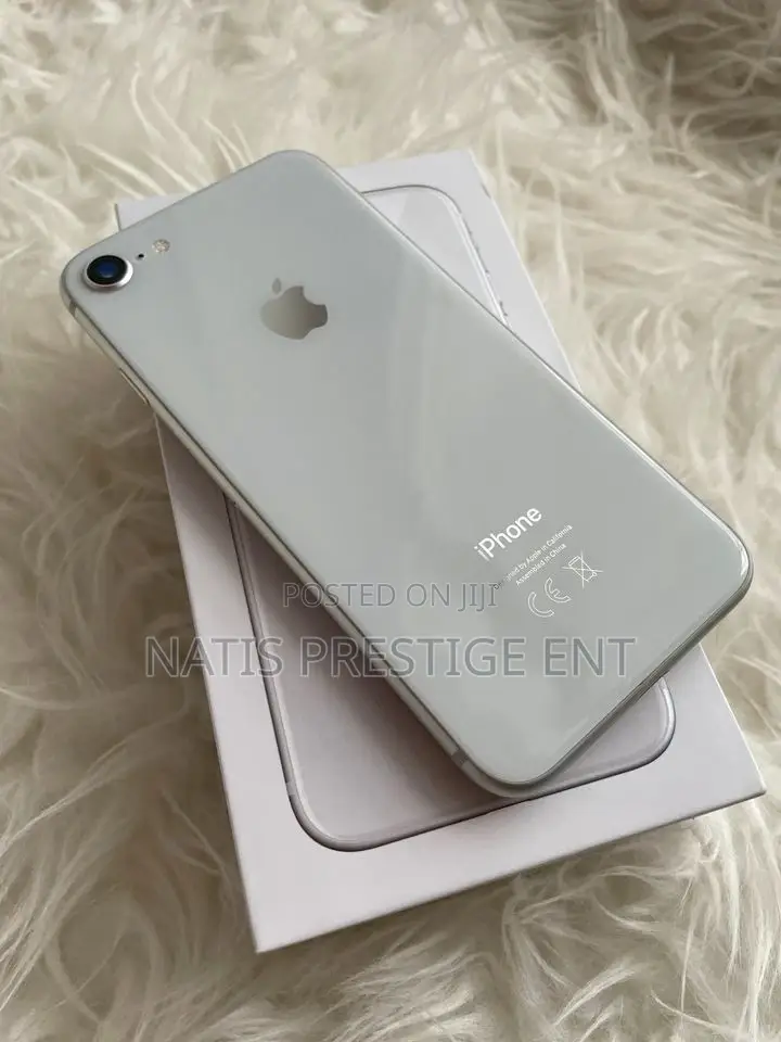 New Apple iPhone 8 64 GB Silver