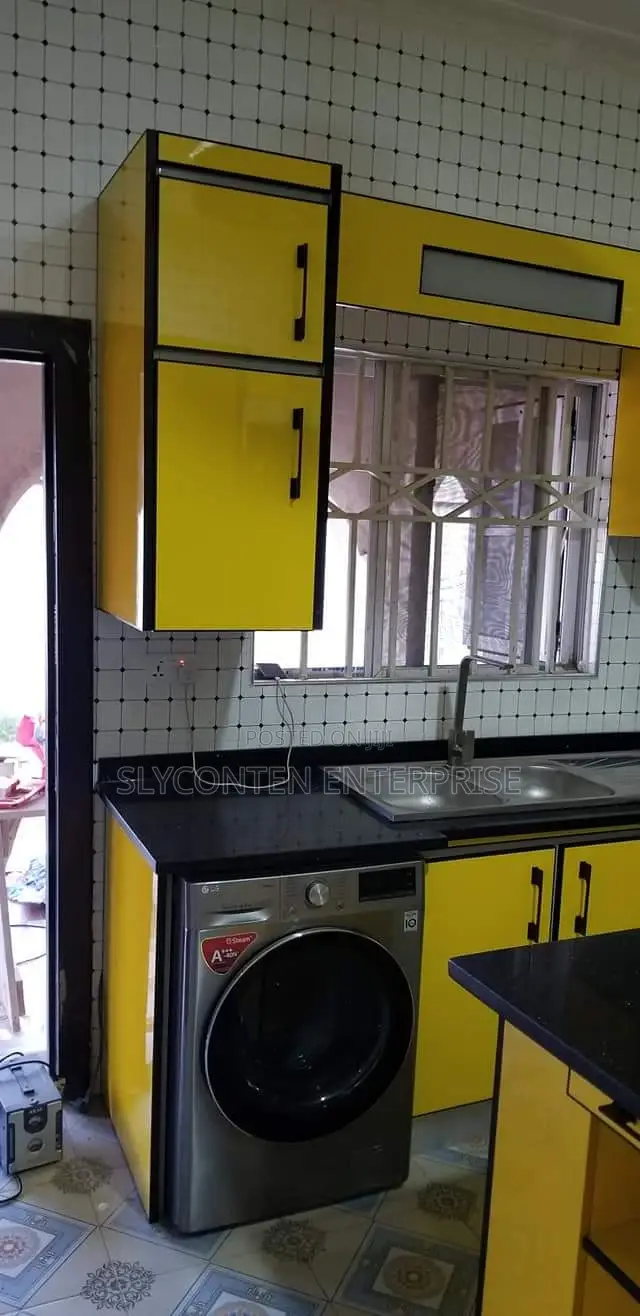 Furnished 6bdrm House in Amasaman for sale