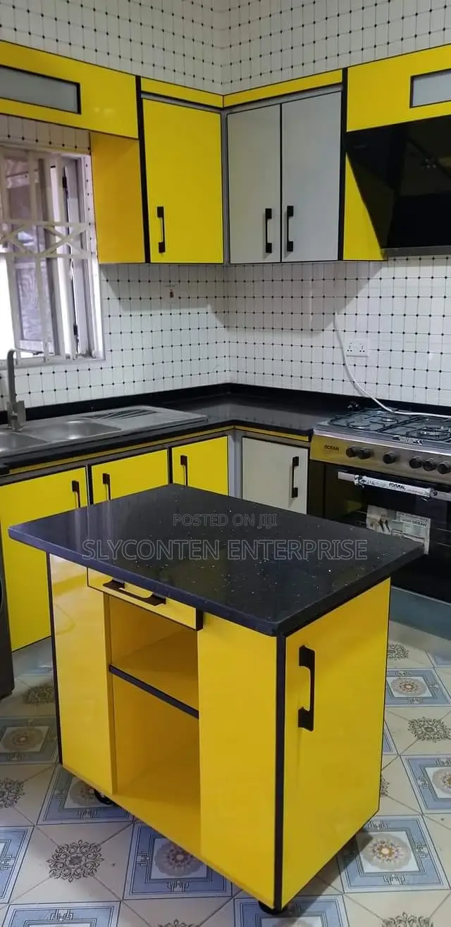 Furnished 6bdrm House in Amasaman for sale