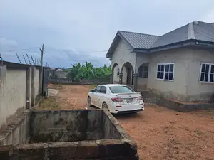Furnished 6bdrm House in Amasaman for sale