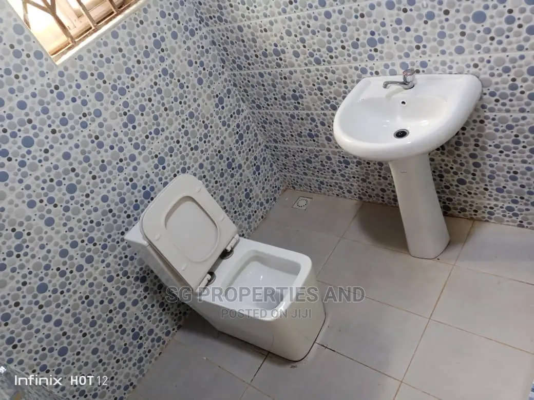 3bdrm House in Kfc, Spintex for rent