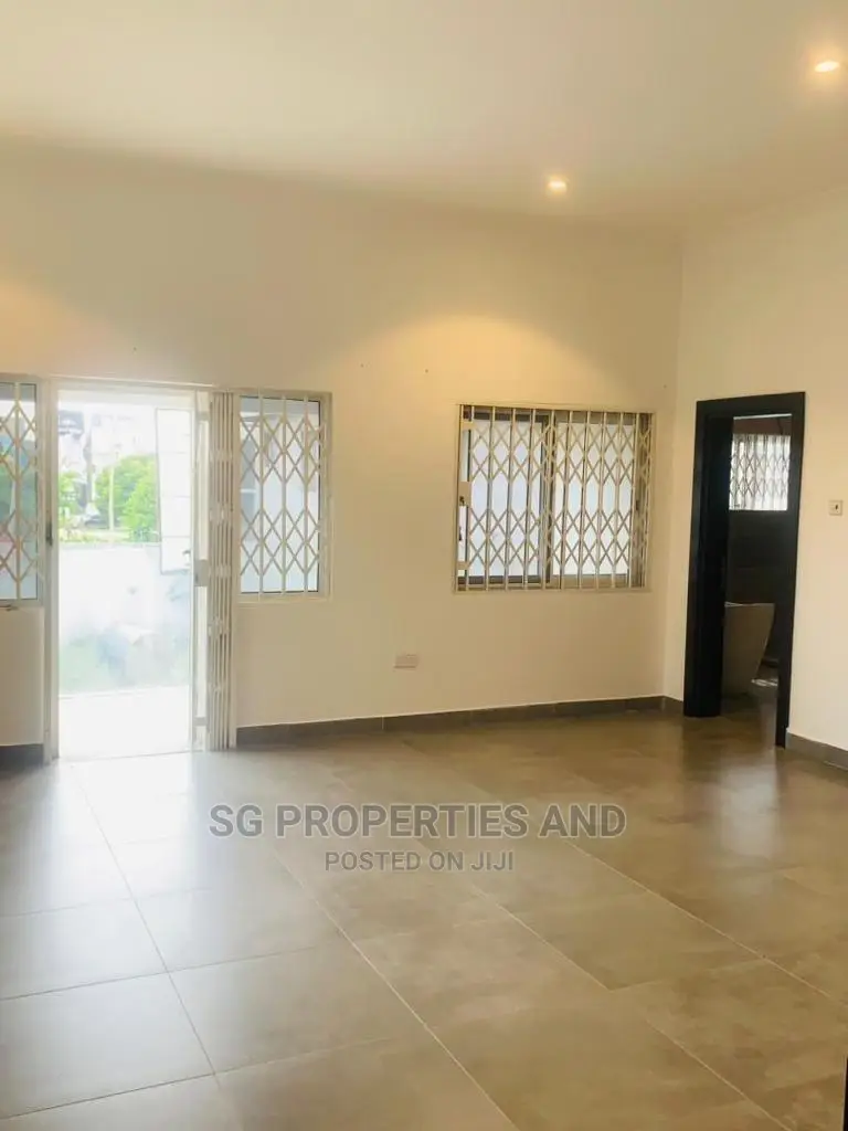 3bdrm House in Kfc, Spintex for rent