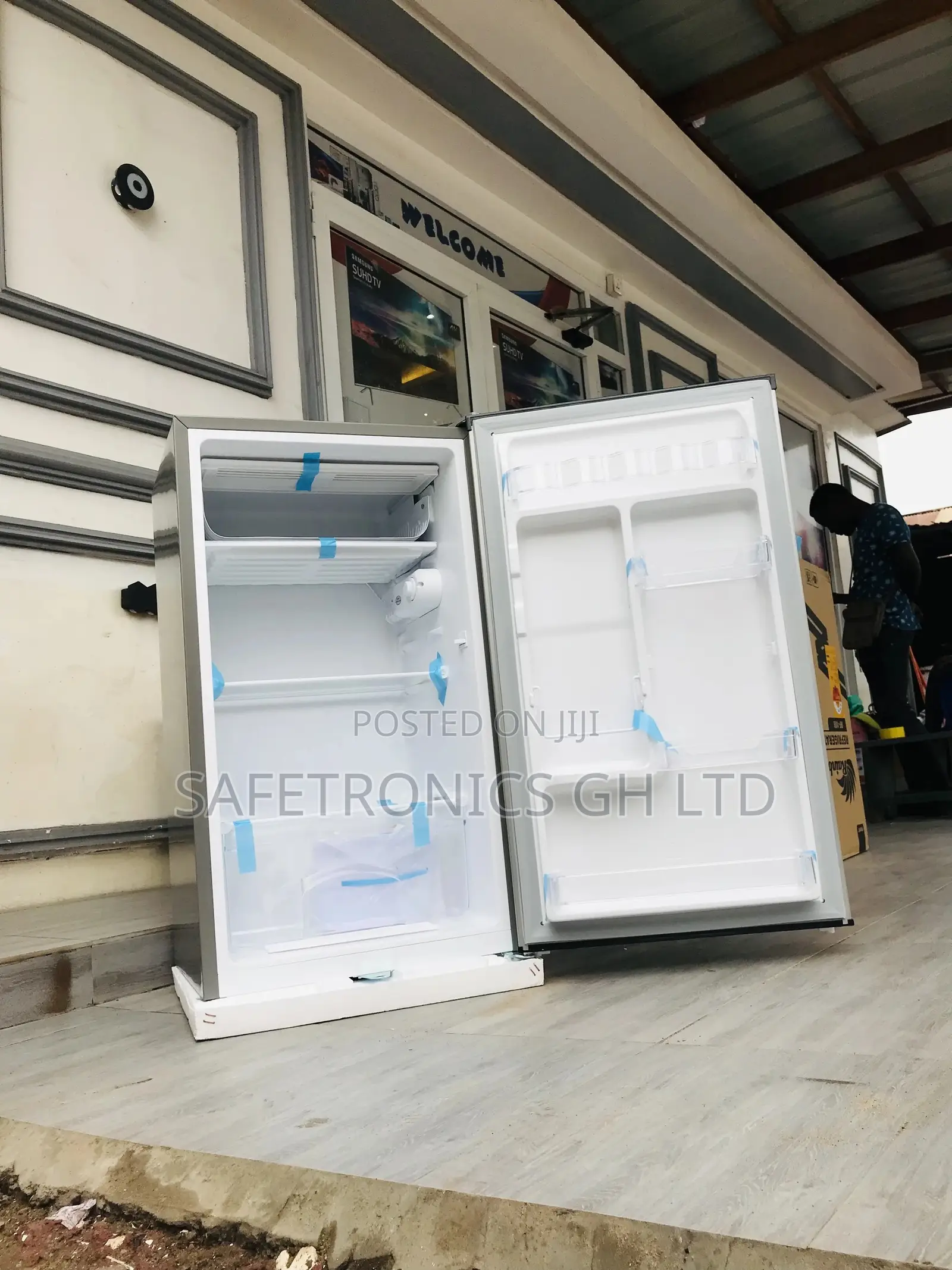 Black Tabletop Topfreezer Pearl 80 Liters Fridge