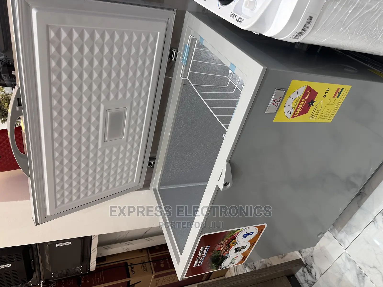 Fabulous Job Zara Chest Single Door Freezer 260L