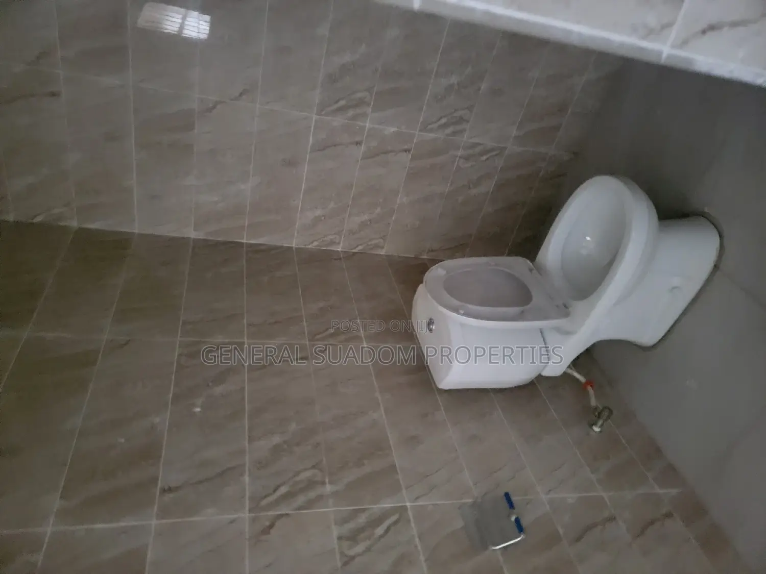 Mini Flat in Suadom Properties, Baatsona Total for rent
