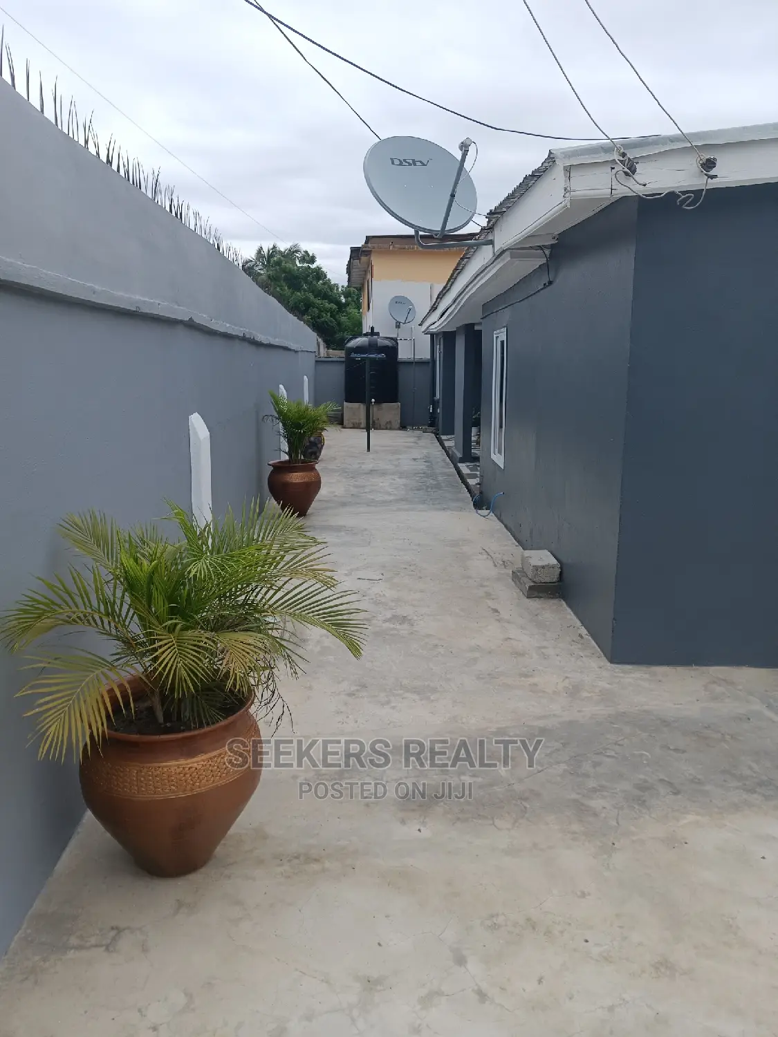 Furnished 3bdrm House in Seekers Realty, Oxford Street for rent