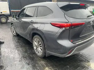 Toyota Highlander 2023 Gray
