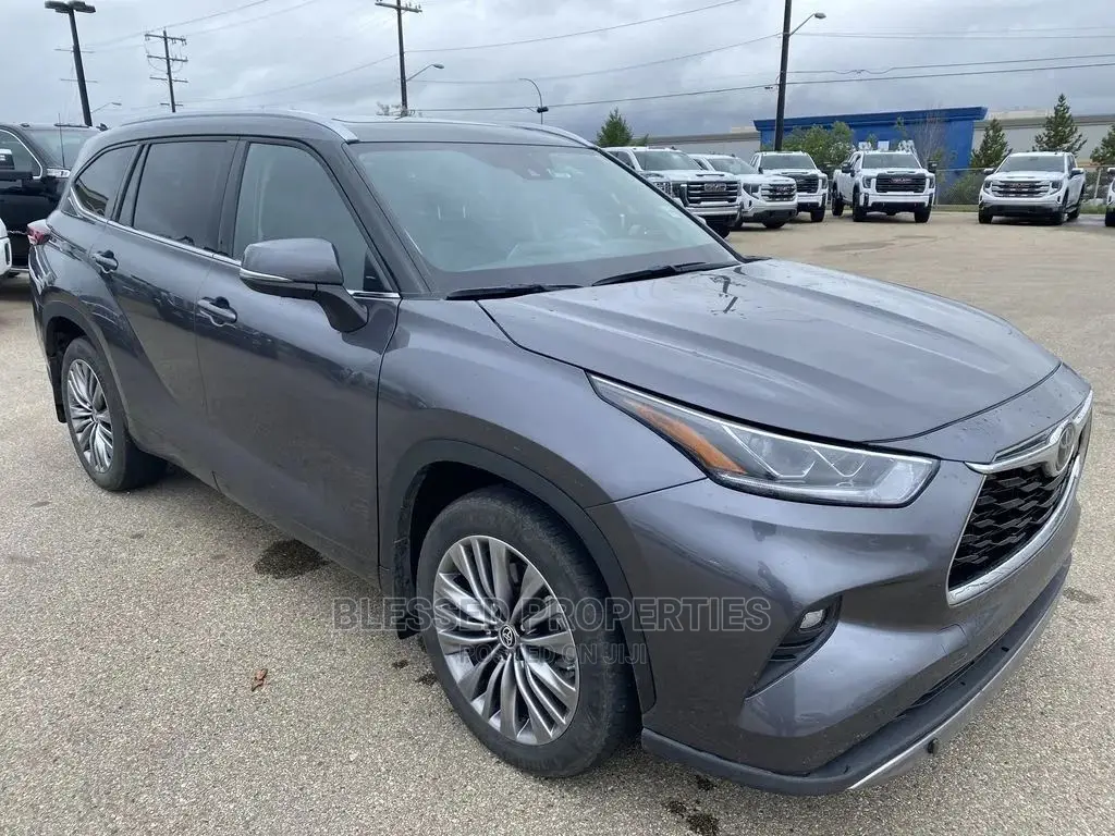 Toyota Highlander 2023 Gray