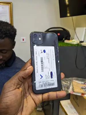 New Apple iPhone 11 64 GB Black
