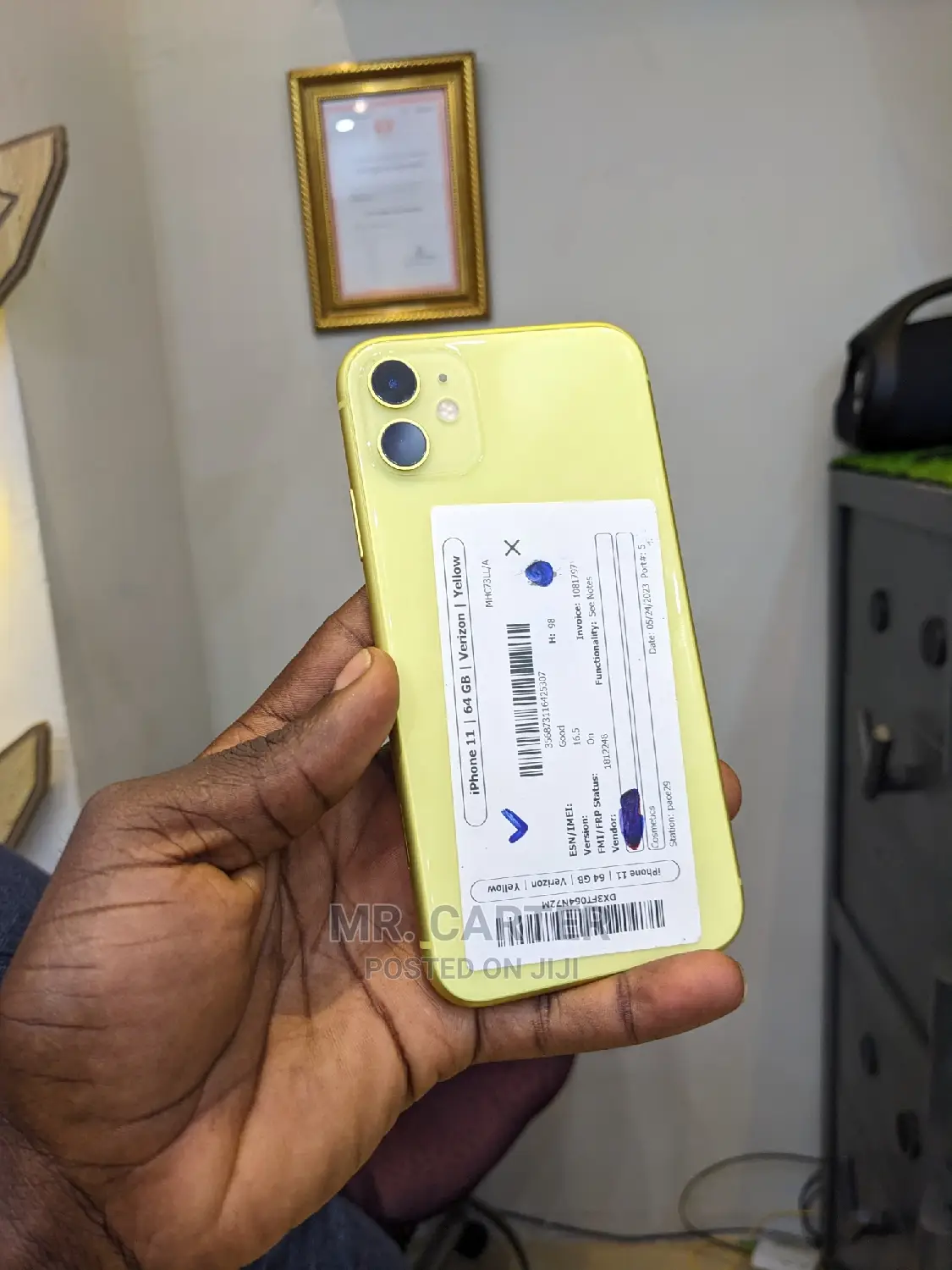 New Apple iPhone 11 64 GB Yellow