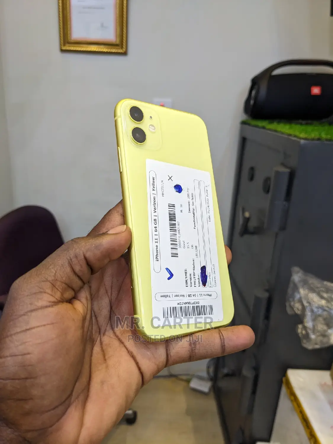New Apple iPhone 11 64 GB Yellow