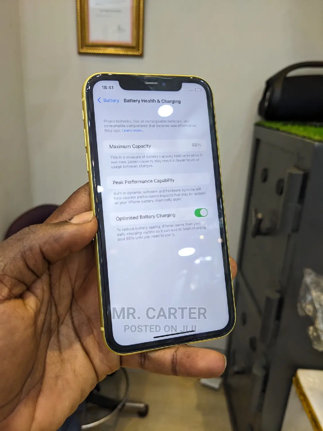 New Apple iPhone 11 64 GB Yellow