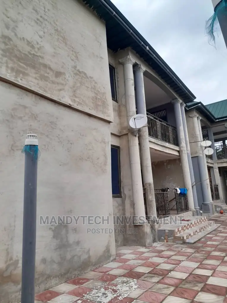 10bdrm Mansion in Kumasi Metropolitan for sale