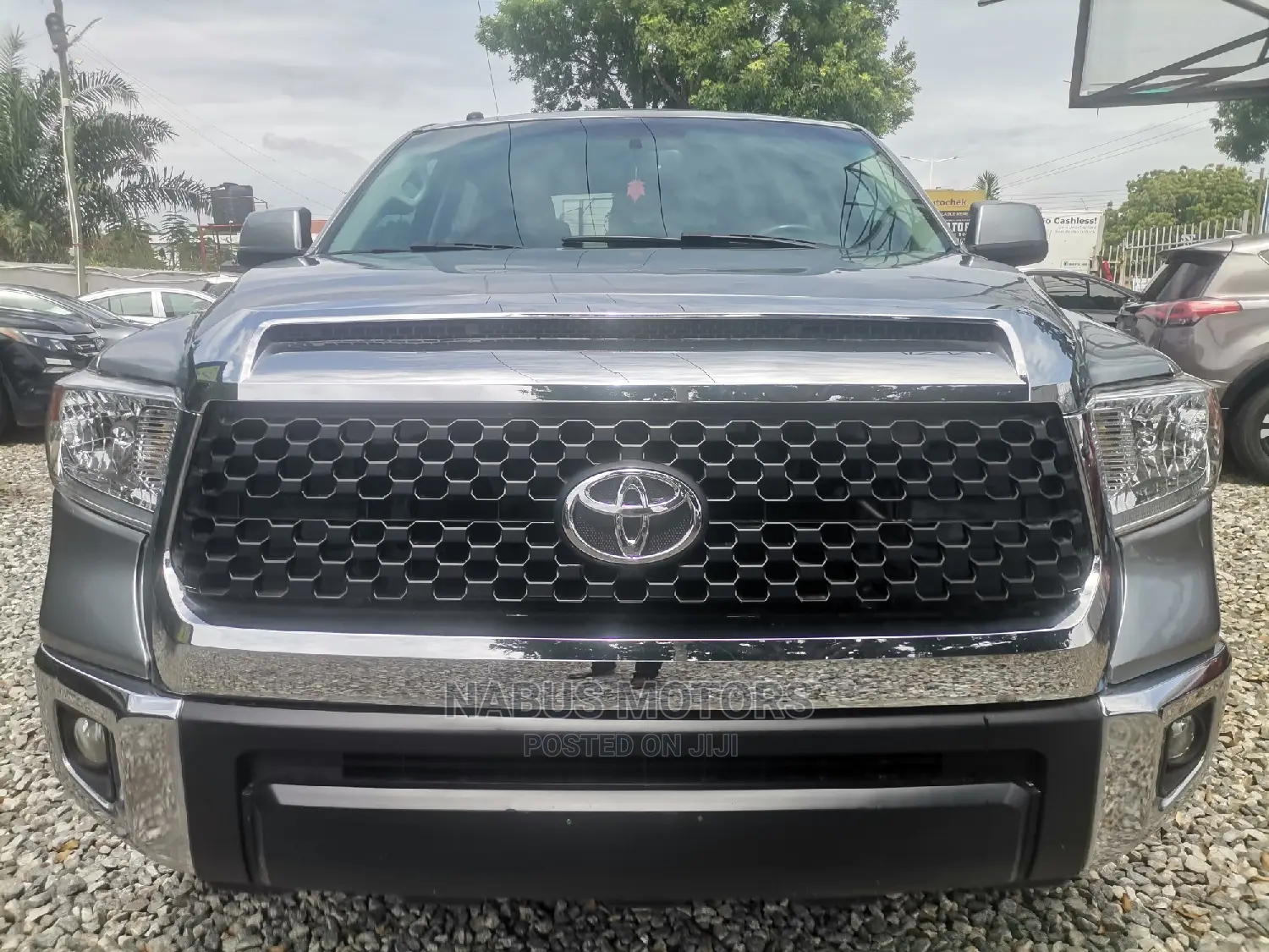 Toyota Tundra Limited 5.7L V8 4x4 Double Cab 6.6 ft. box 145.7 in. WB
