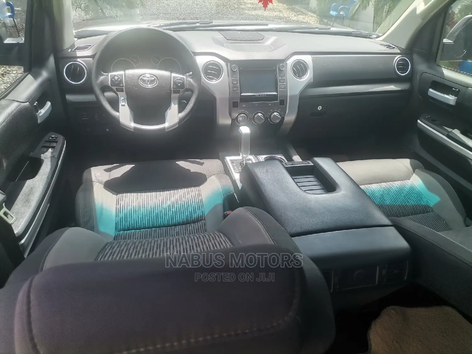 Toyota Tundra Limited 5.7L V8 4x4 Double Cab 6.6 ft. box 145.7 in. WB