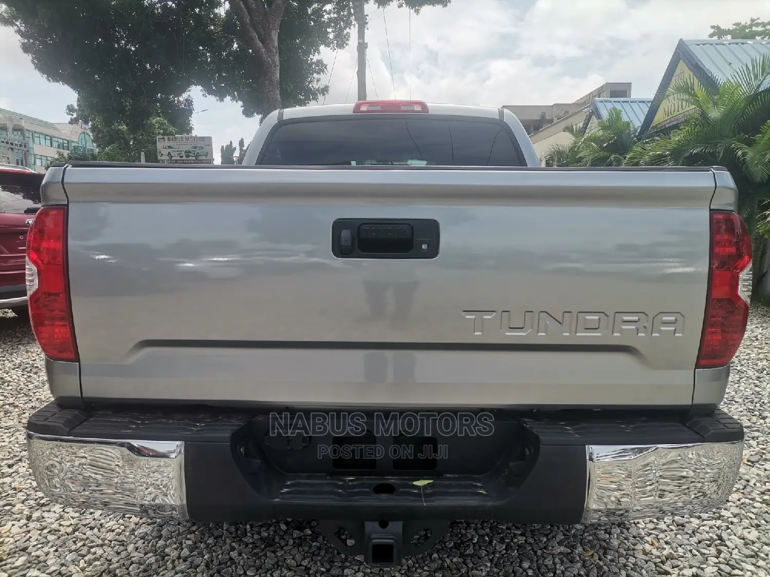 Toyota Tundra Limited 5.7L V8 4x4 Double Cab 6.6 ft. box 145.7 in. WB