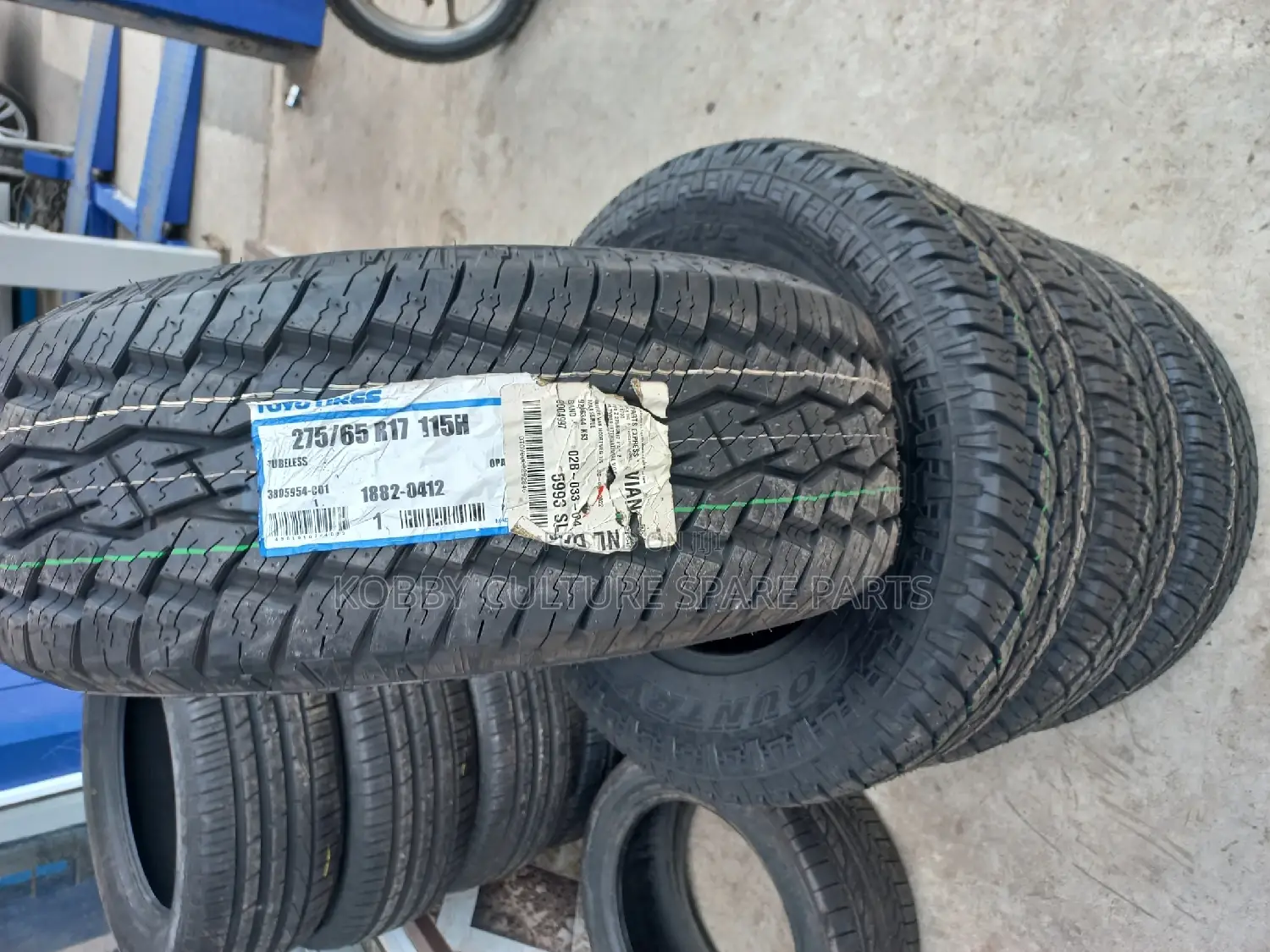ORIGINAL YOKOHAMA 275/65r17tyres Available