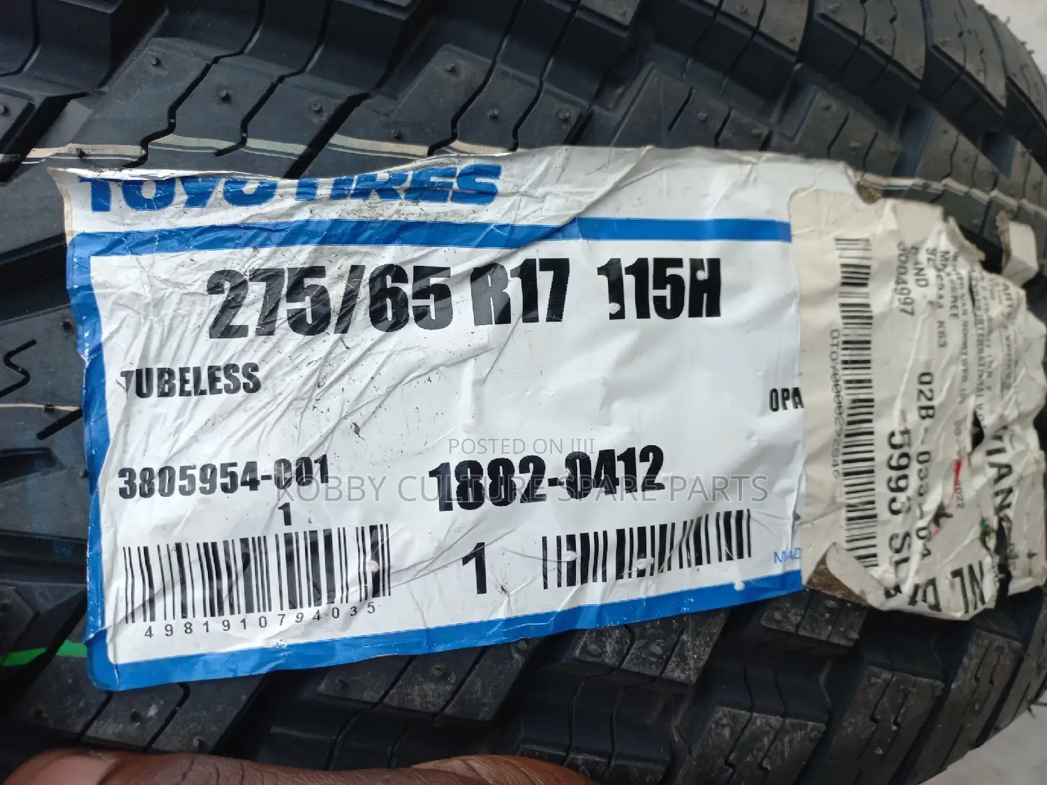 ORIGINAL YOKOHAMA 275/65r17tyres Available