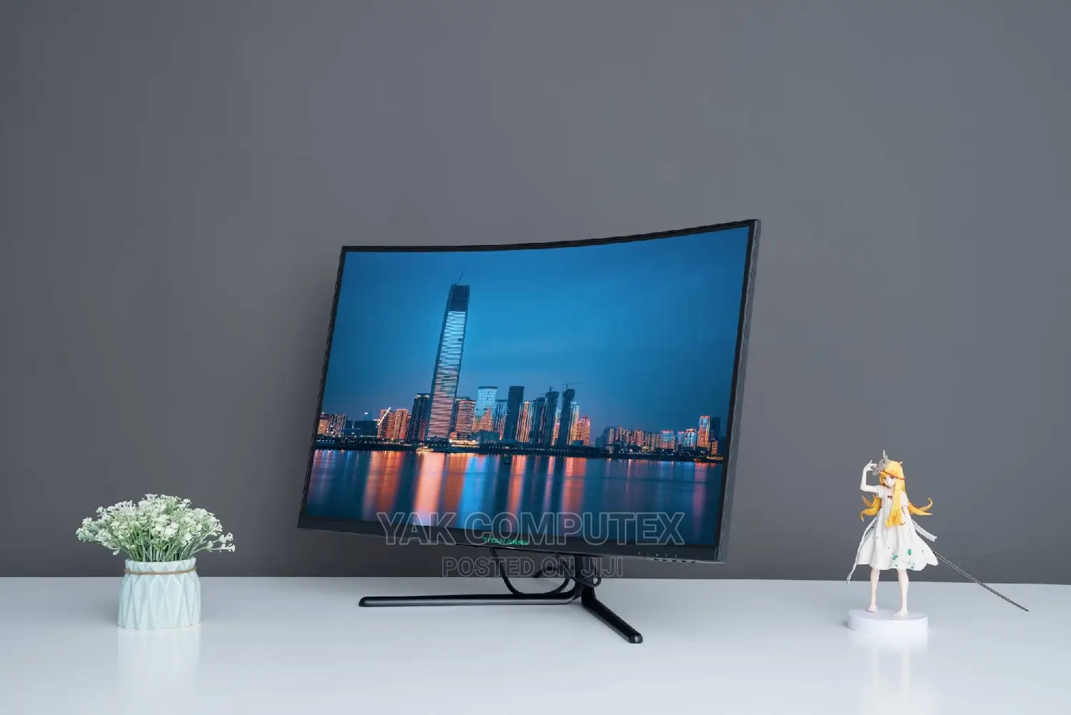 Titan Army 32 Inch Curved Monitor 60hz