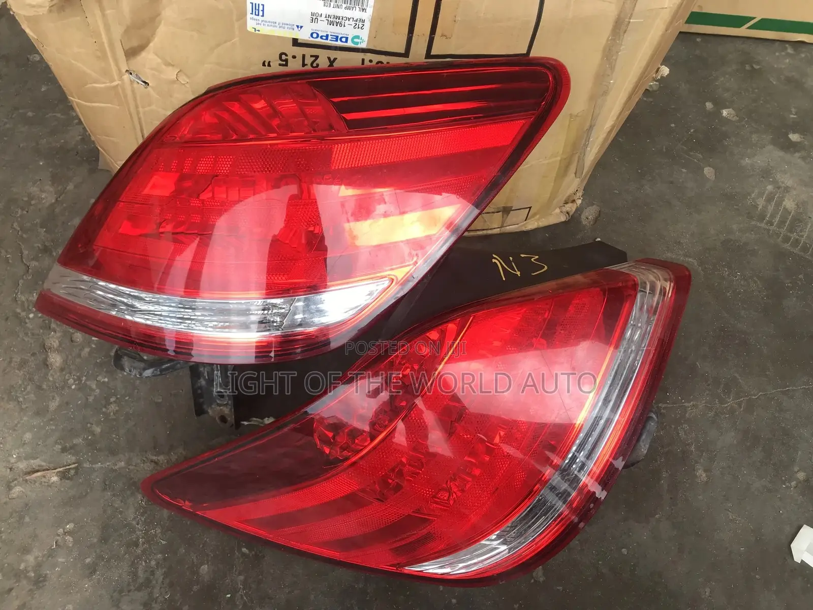 Toyota Avalon 2010 Taillight