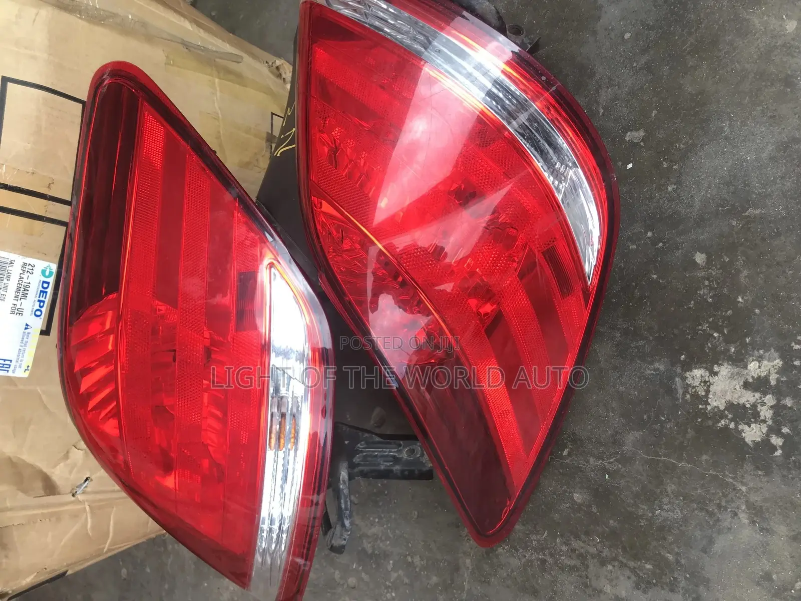 Toyota Avalon 2010 Taillight