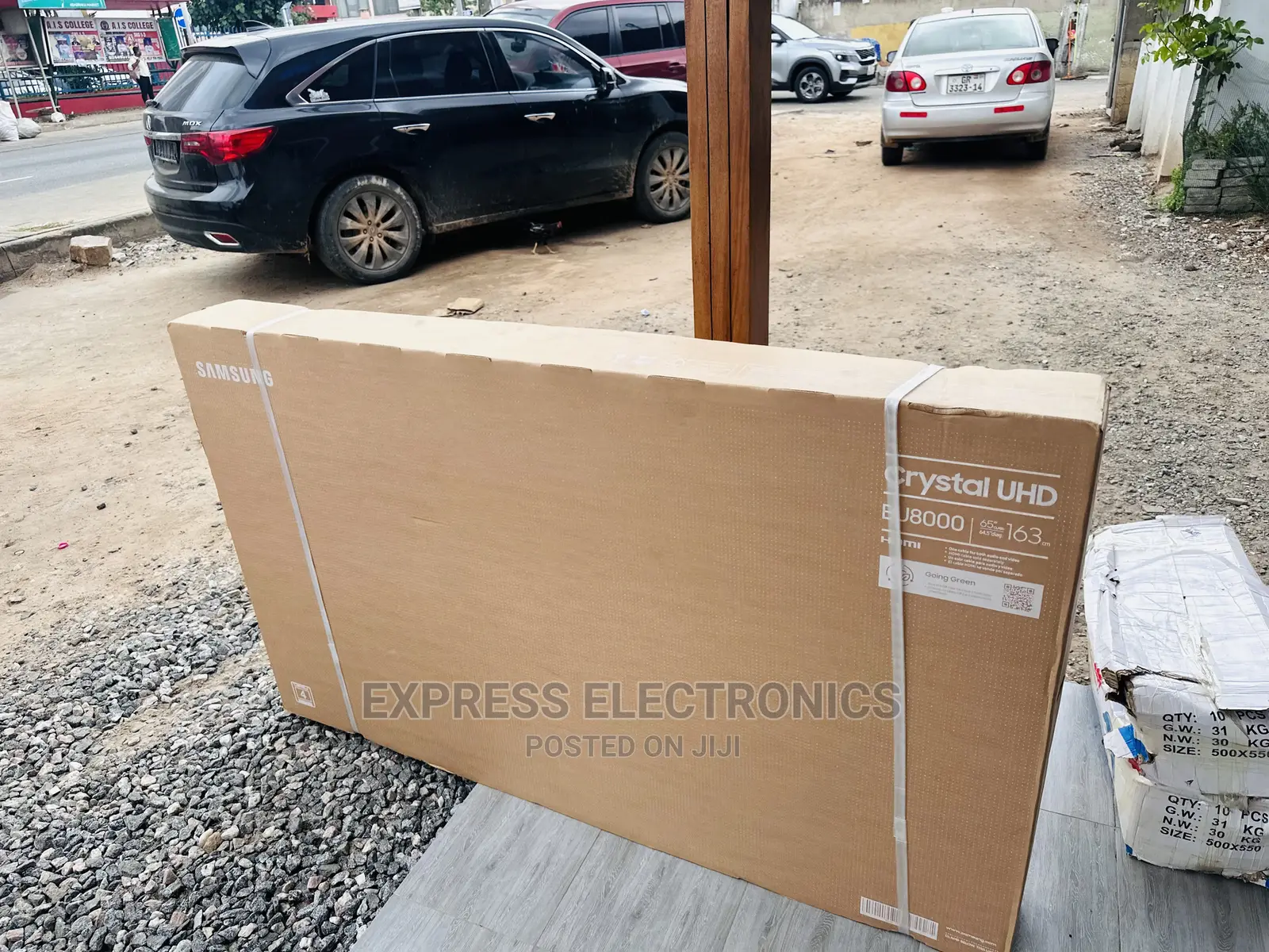 Brand New ~Samsung UHD Smart Bu8100 75” Tv 