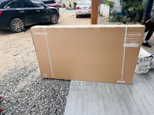 Samsung UHD Screen  75bu8100