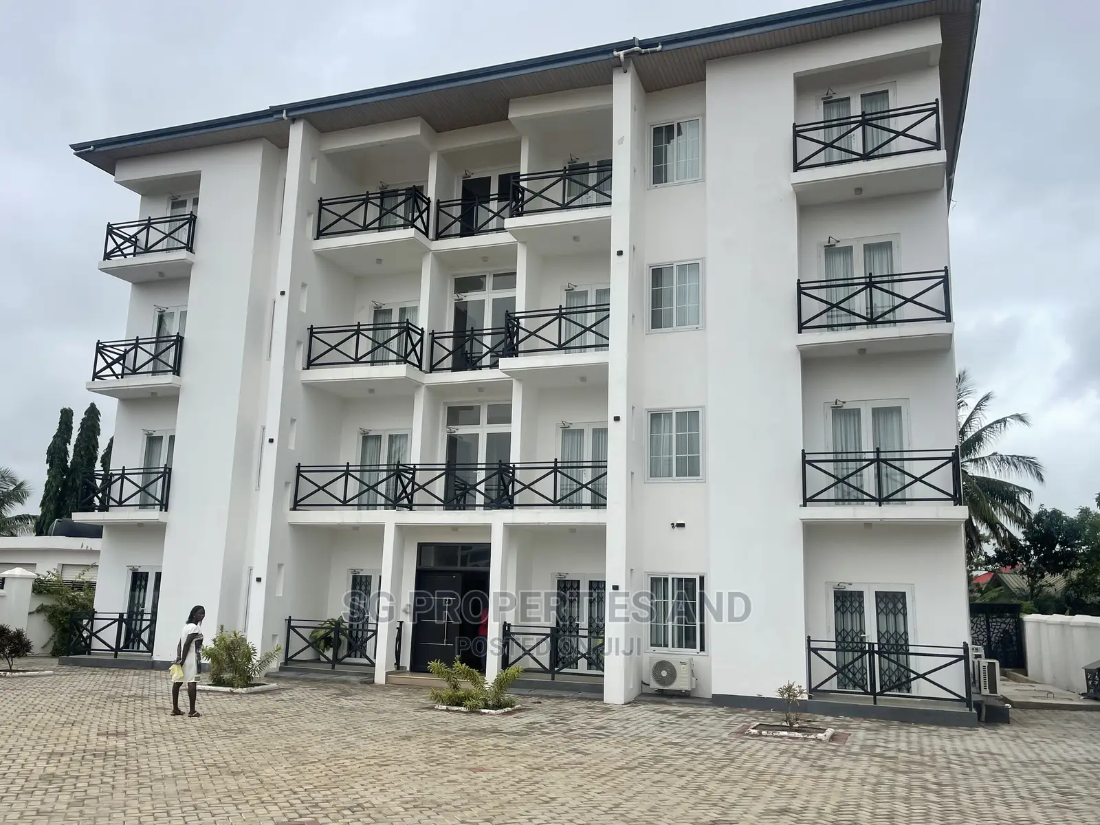 Furnished 3bdrm Apartment in Batsonaa, Spintex for rent