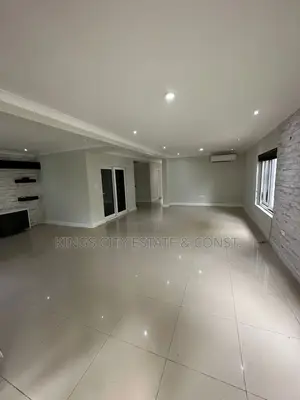 5bdrm Townhouse / Terrace in American-Embassy, Cantonments for rent