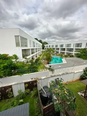 5bdrm Townhouse / Terrace in American-Embassy, Cantonments for rent