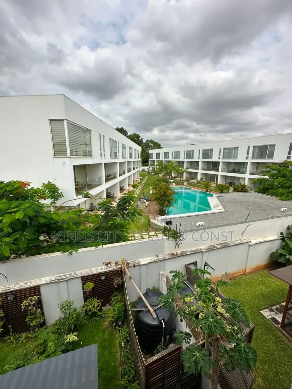 5bdrm Townhouse / Terrace in American-Embassy, Cantonments for rent