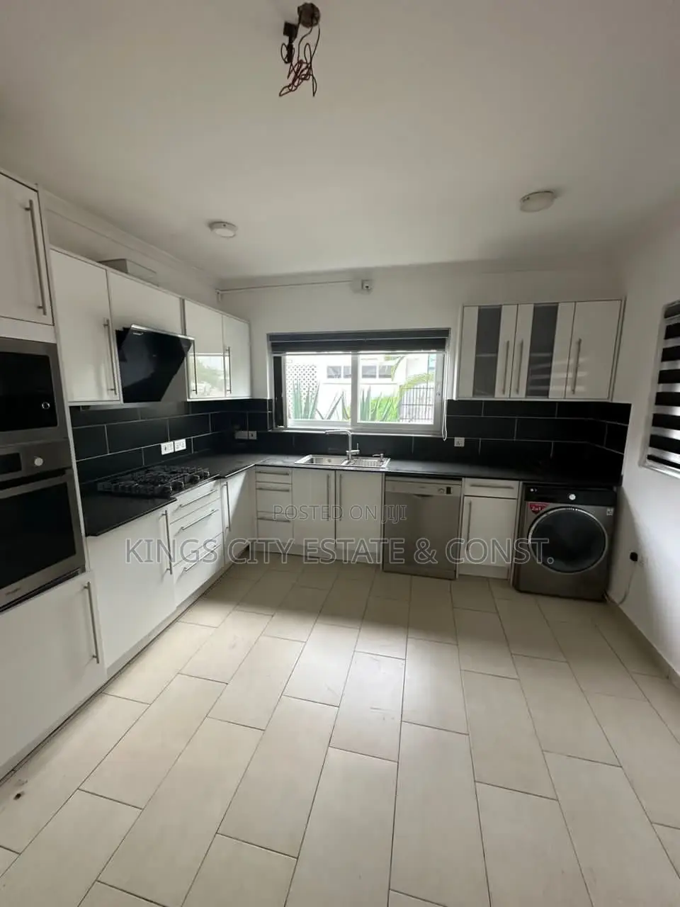 5bdrm Townhouse / Terrace in American-Embassy, Cantonments for rent
