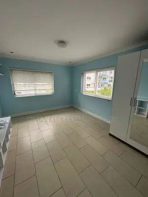 5bdrm Townhouse / Terrace in American-Embassy, Cantonments for rent