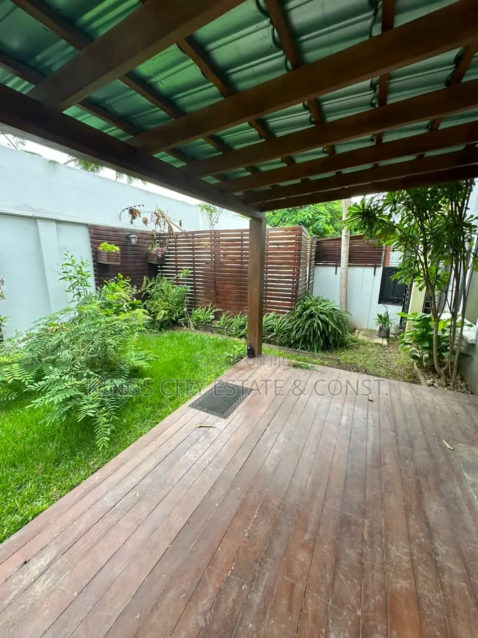 5bdrm Townhouse / Terrace in American-Embassy, Cantonments for rent